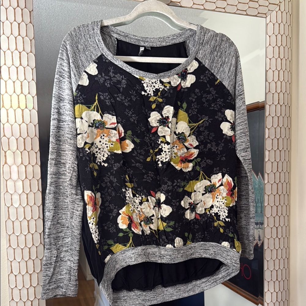 Kut from the Kloth Floral Long Sleeve Top - Gray and Black